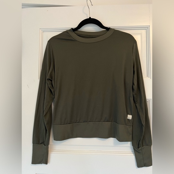 Vuori Tops - Long sleeve Vuori featherweight tee
